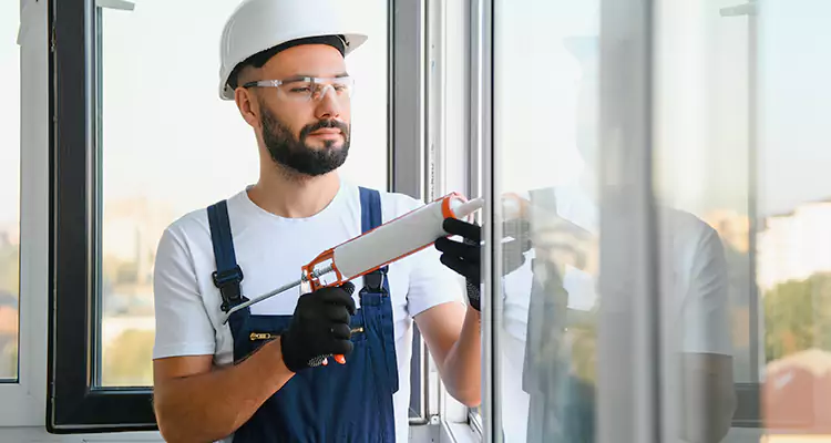 Retractable Screens Repair for Patio in Tamiami, FL