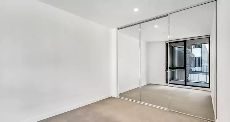 Why Homeowners Choose Us for Sliding Mirror Door Replacement in Tamiami, FL