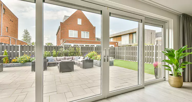 Best Sliding Screen Door Replacement Company in Tamiami, FL