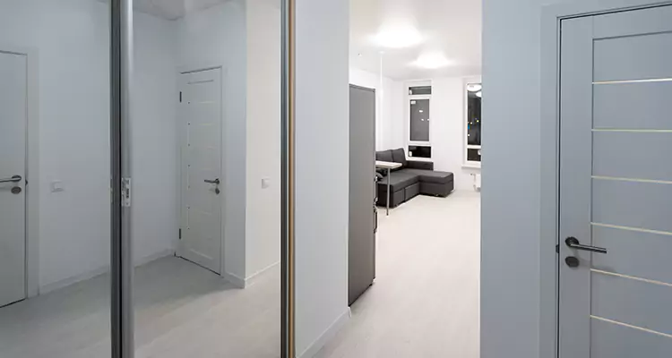 Modern Mirrored Closet Doors Repair in Tamiami, FL